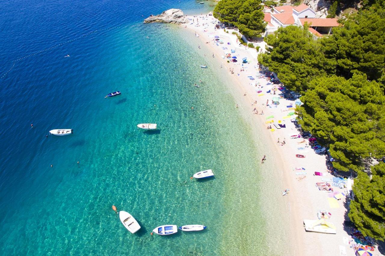 Apartments With A Parking Space Brela, Makarska - 6043 Exterior foto