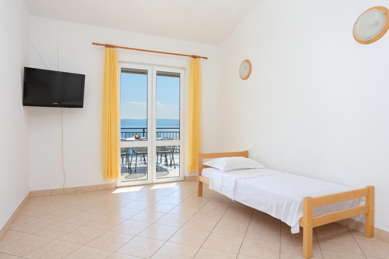 Apartments With A Parking Space Brela, Makarska - 6043 Exterior foto