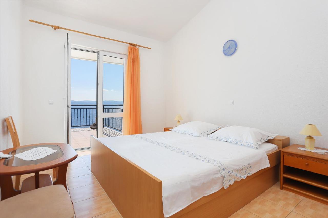 Apartments With A Parking Space Brela, Makarska - 6043 Exterior foto