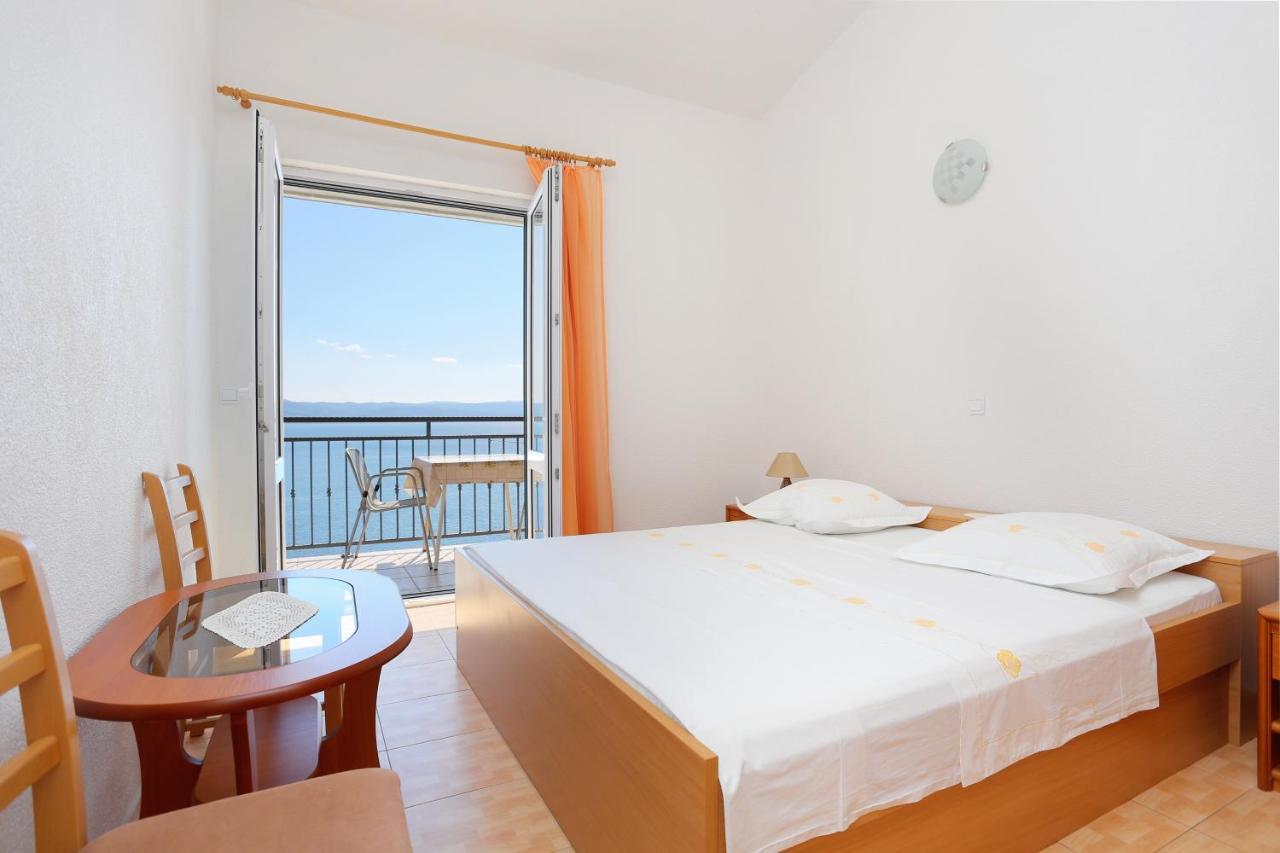 Apartments With A Parking Space Brela, Makarska - 6043 Exterior foto