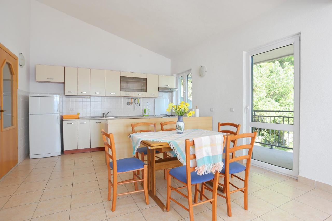 Apartments With A Parking Space Brela, Makarska - 6043 Exterior foto